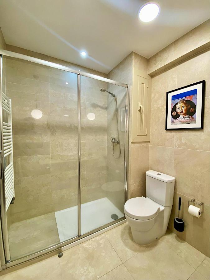 Abbott Apartment - 1 Min From The Beach - 100M2 - Sleeps 8 시체스 외부 사진
