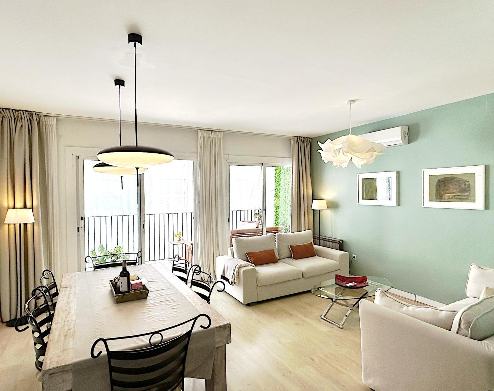 Abbott Apartment - 1 Min From The Beach - 100M2 - Sleeps 8 시체스 외부 사진