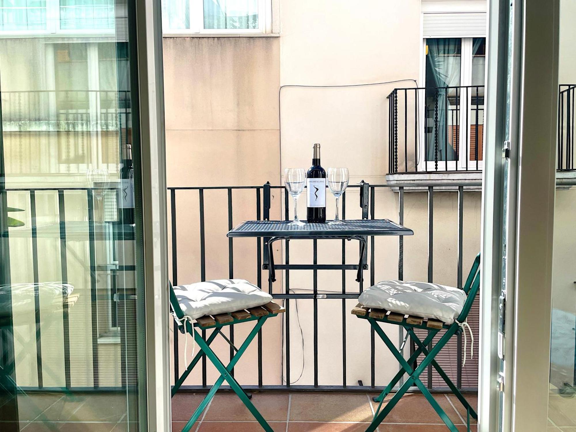 Abbott Apartment - 1 Min From The Beach - 100M2 - Sleeps 8 시체스 외부 사진