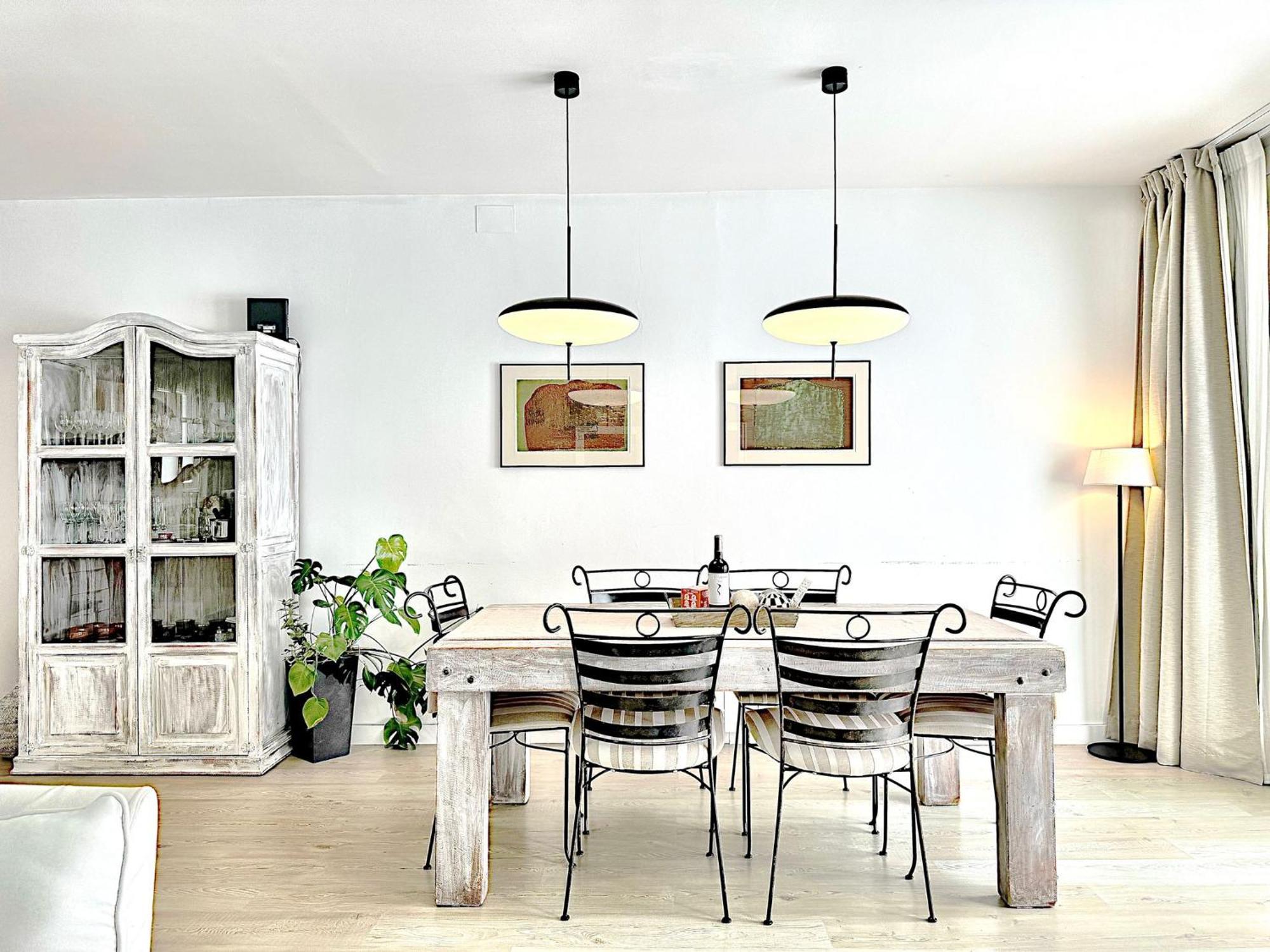 Abbott Apartment - 1 Min From The Beach - 100M2 - Sleeps 8 시체스 외부 사진