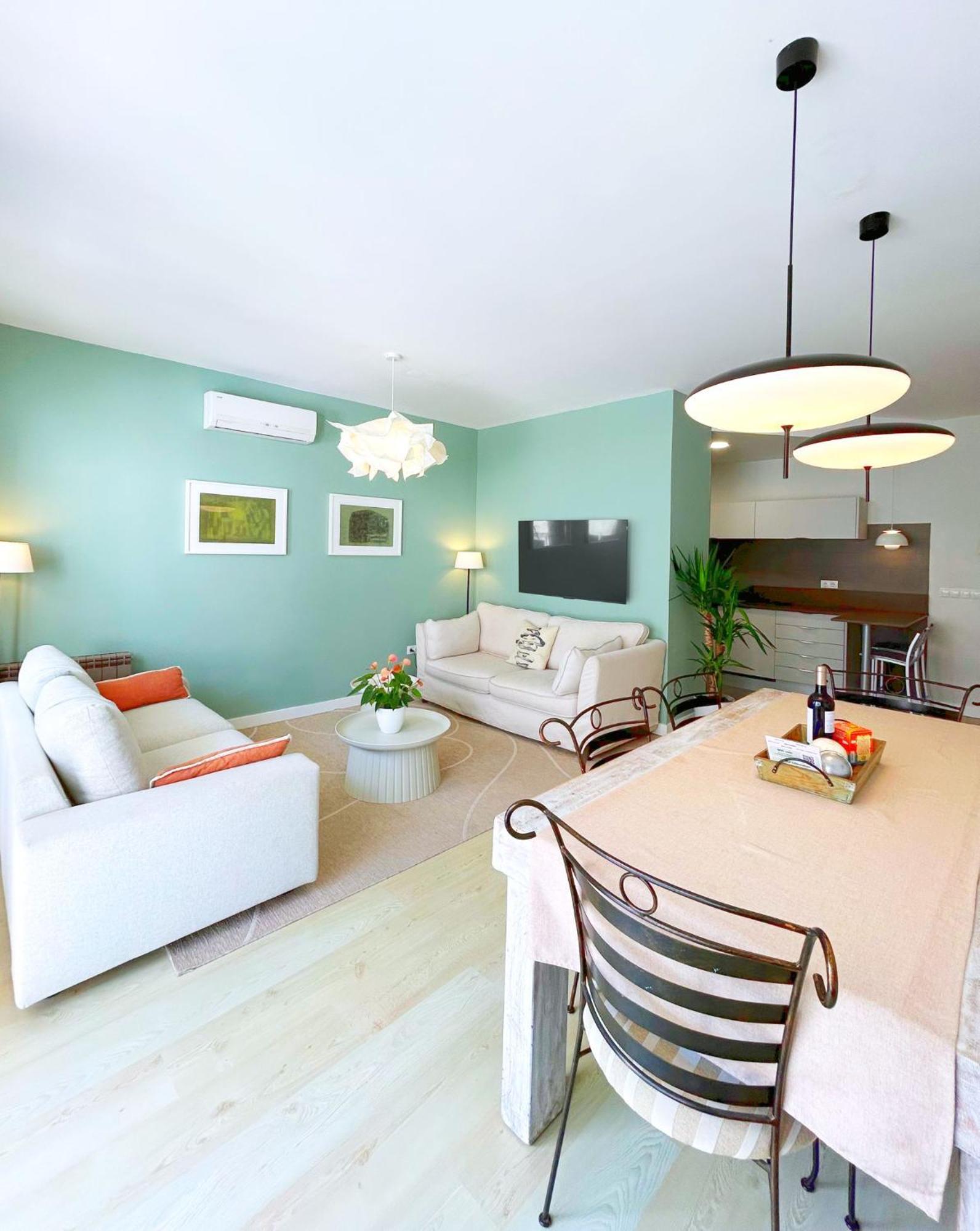 Abbott Apartment - 1 Min From The Beach - 100M2 - Sleeps 8 시체스 외부 사진