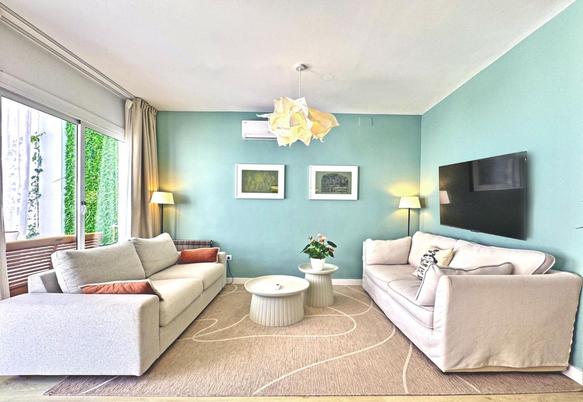 Abbott Apartment - 1 Min From The Beach - 100M2 - Sleeps 8 시체스 외부 사진